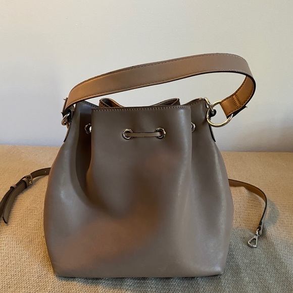 Guess Handbag - Picture 4 of 5